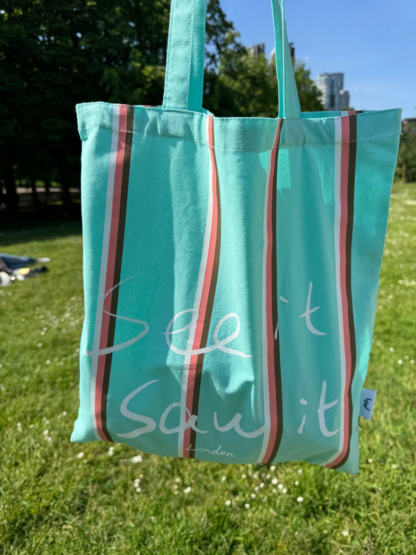 See it Saw it Tote Bag - Nice Blue