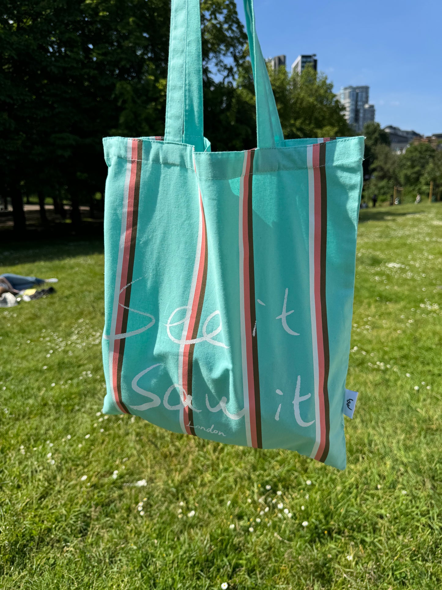 See it Saw it Tote Bag - Nice Blue