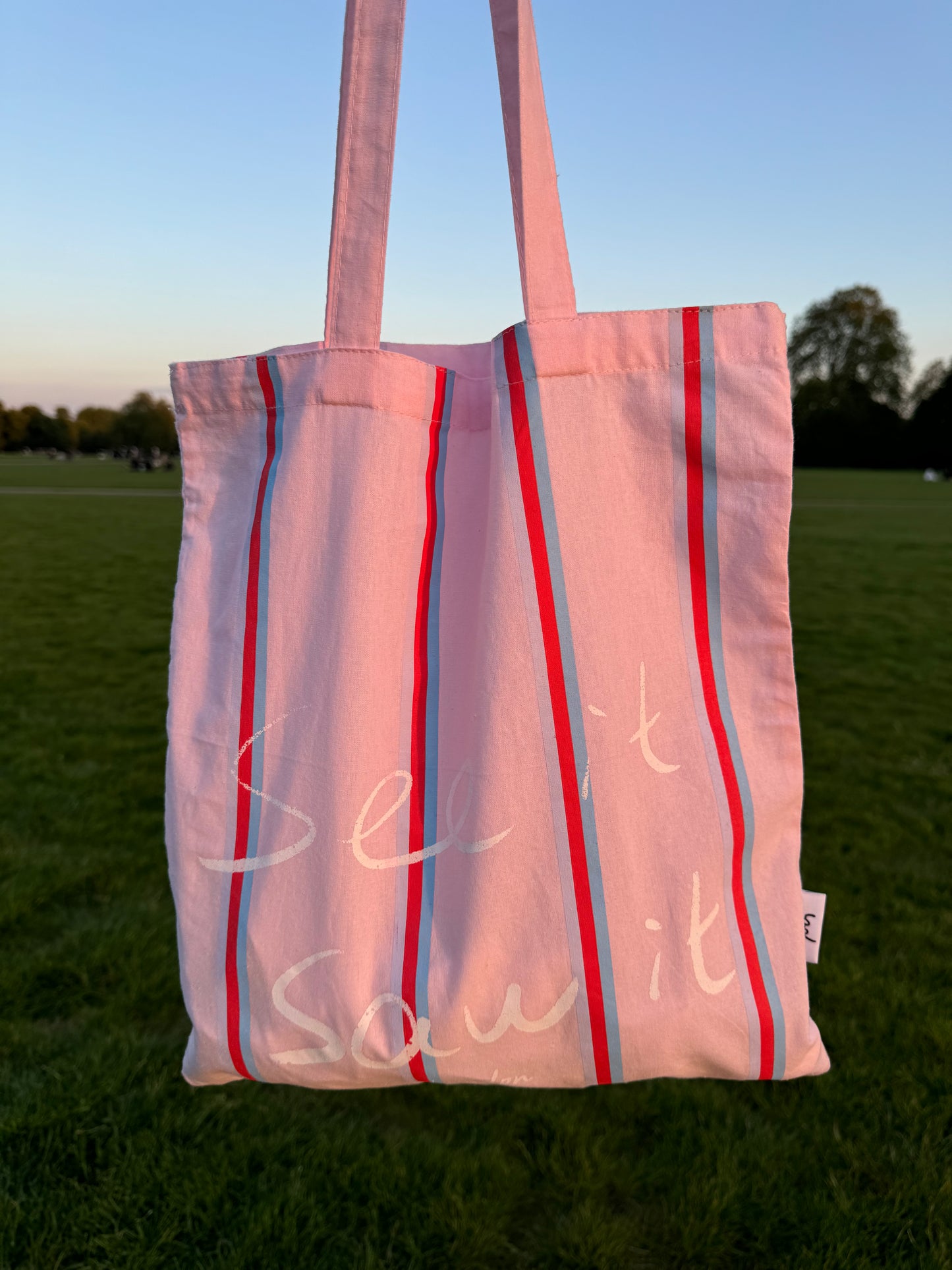 See it Saw it Tote Bag - Vienna Pink